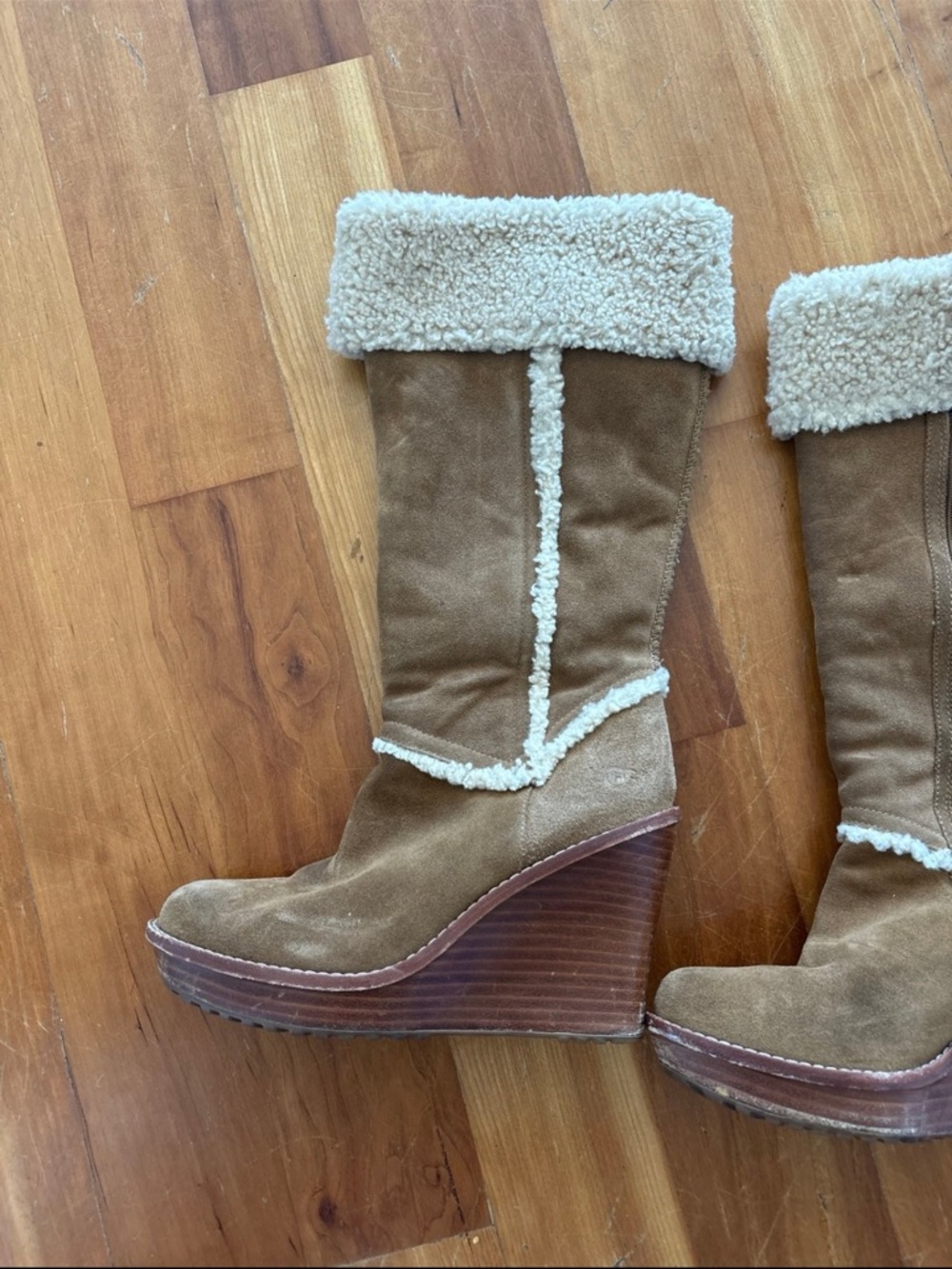 UGG women’s wedge boots - Picture 3 of 6